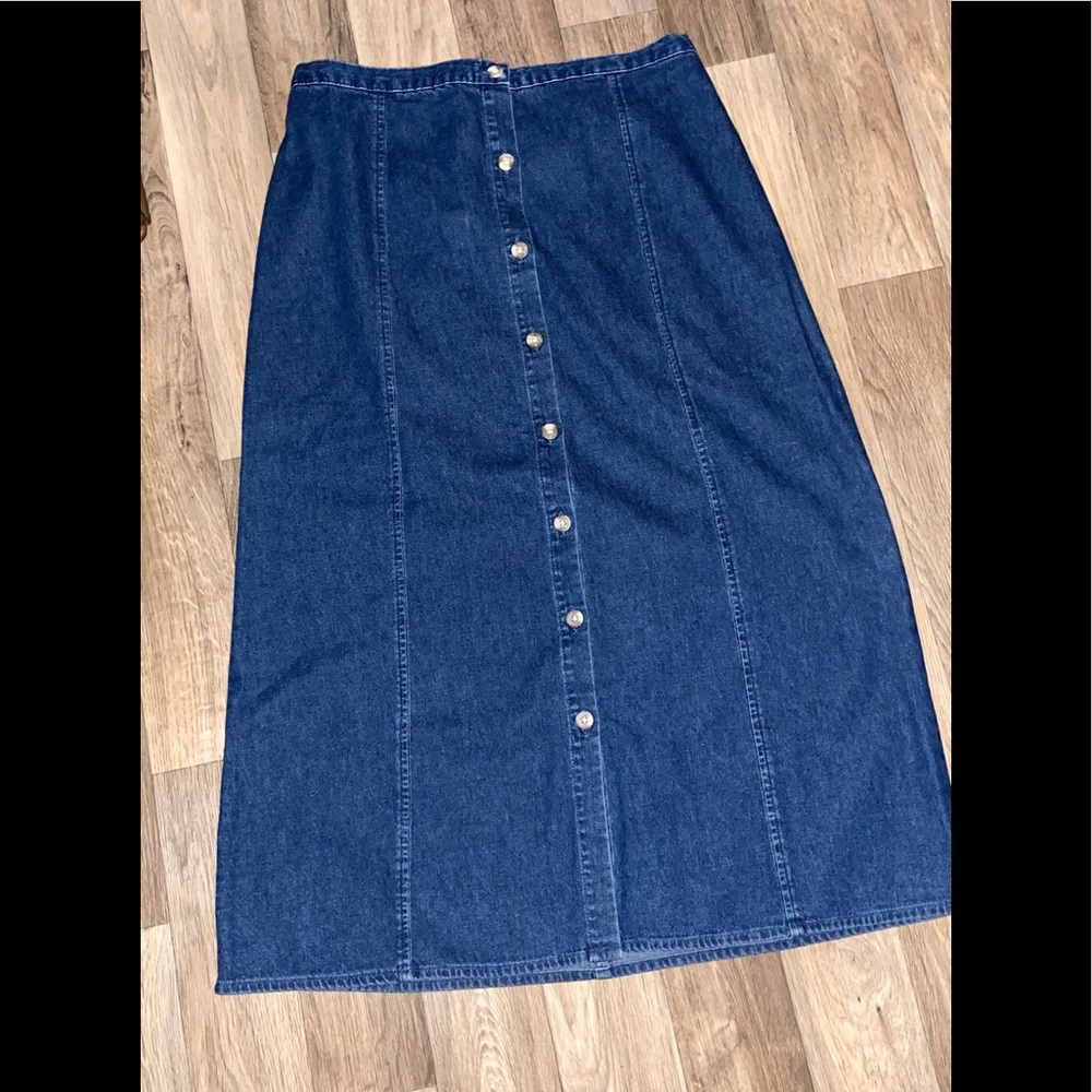 Mountain Lake Denim Skirt “Like New”
